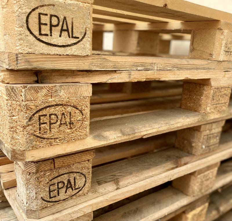 Rénovation et repeinte de palettes Europe avec respect des référentiels et des normes de réparation (EPAL) à Marseille